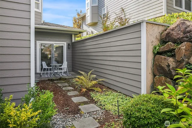 $440,000 | 3752 Providence Point Drive Southeast, Unit 1403, Issaquah, WA 98029