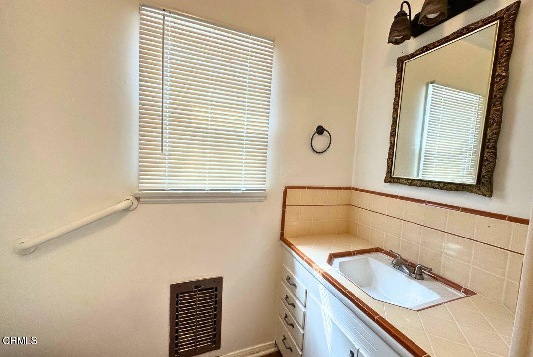 44215 Date Avenue Lancaster, CA 93534 - Photo 17 of 30 17