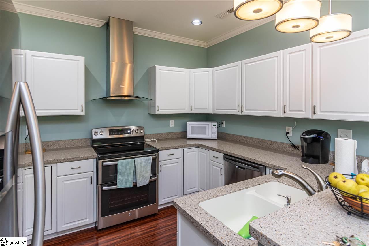 406 Boling Road Greenville, SC 29611 - Photo 4 of 32 Gallery Image 4