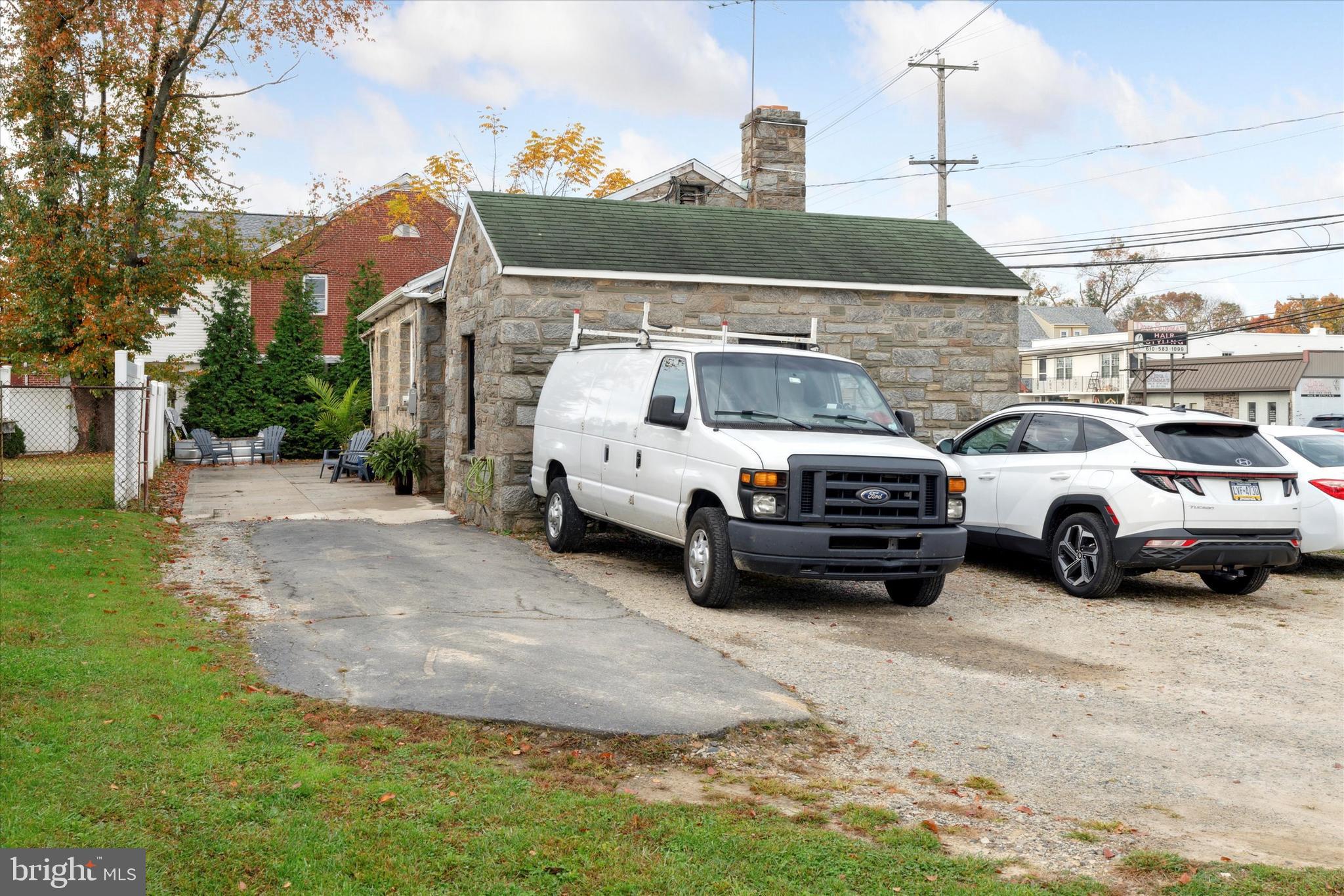 706 MacDade Boulevard Folsom, PA 19033 - Photo 11 of 34