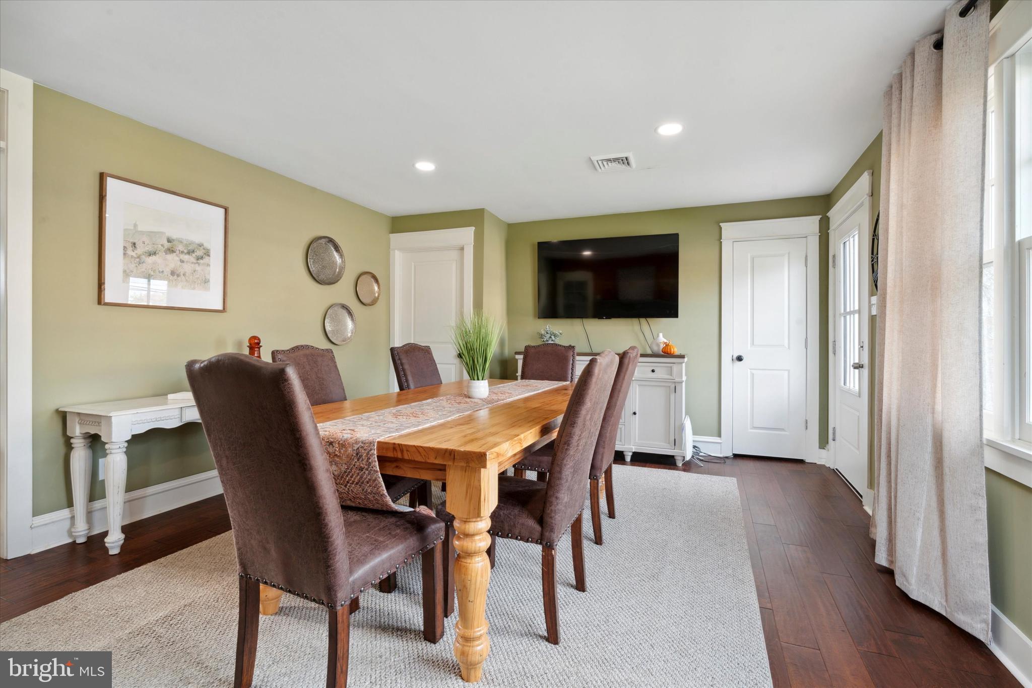 706 MacDade Boulevard Folsom, PA 19033 - Photo 12 of 34