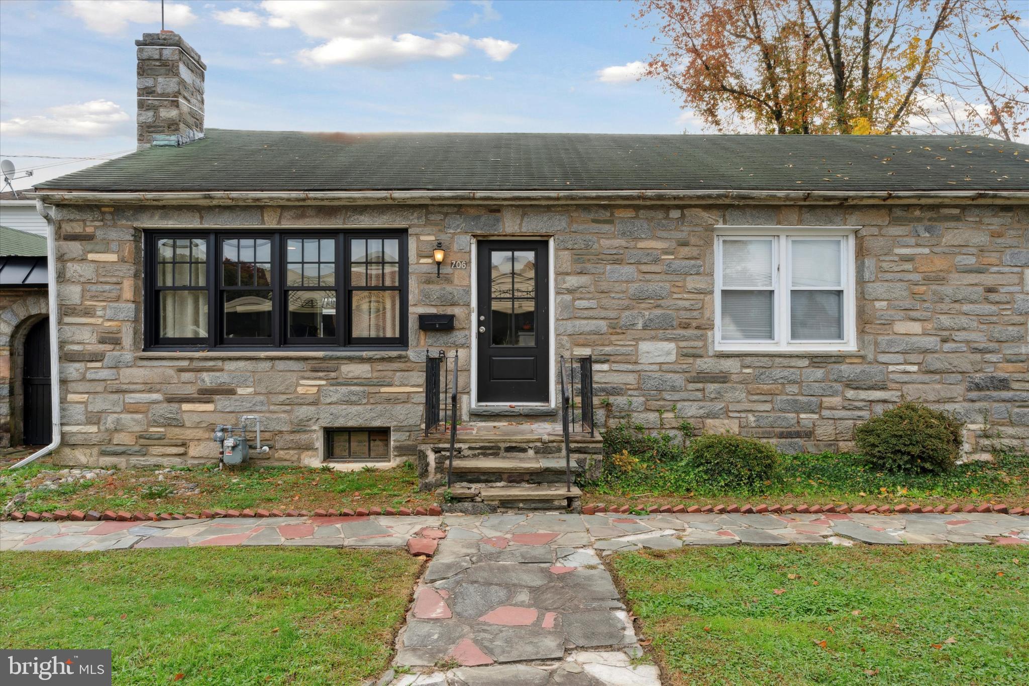 706 MacDade Boulevard Folsom, PA 19033 - Photo 2 of 34