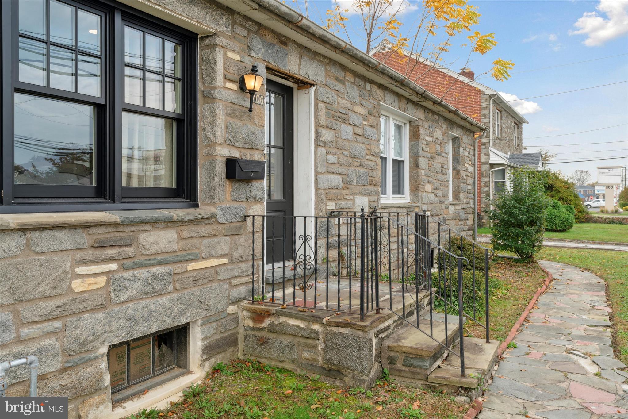 706 MacDade Boulevard Folsom, PA 19033 - Photo 5 of 34