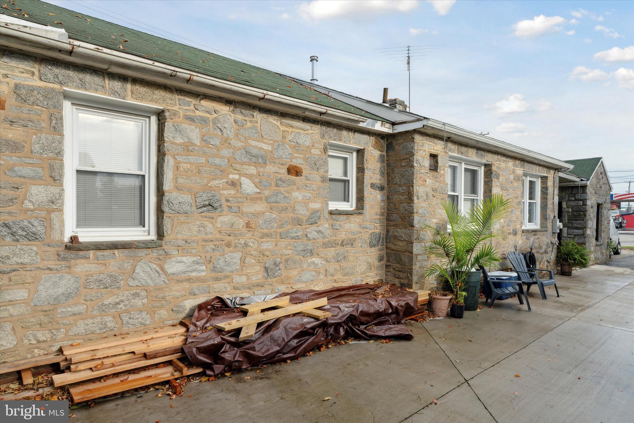 706 MacDade Boulevard Folsom, PA 19033 - Photo 9 of 34