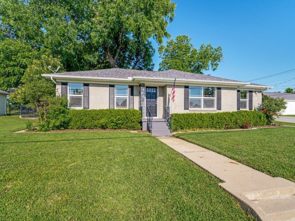 102 South Clark Street Rockwall, TX 75087 - Photo 1 of 28