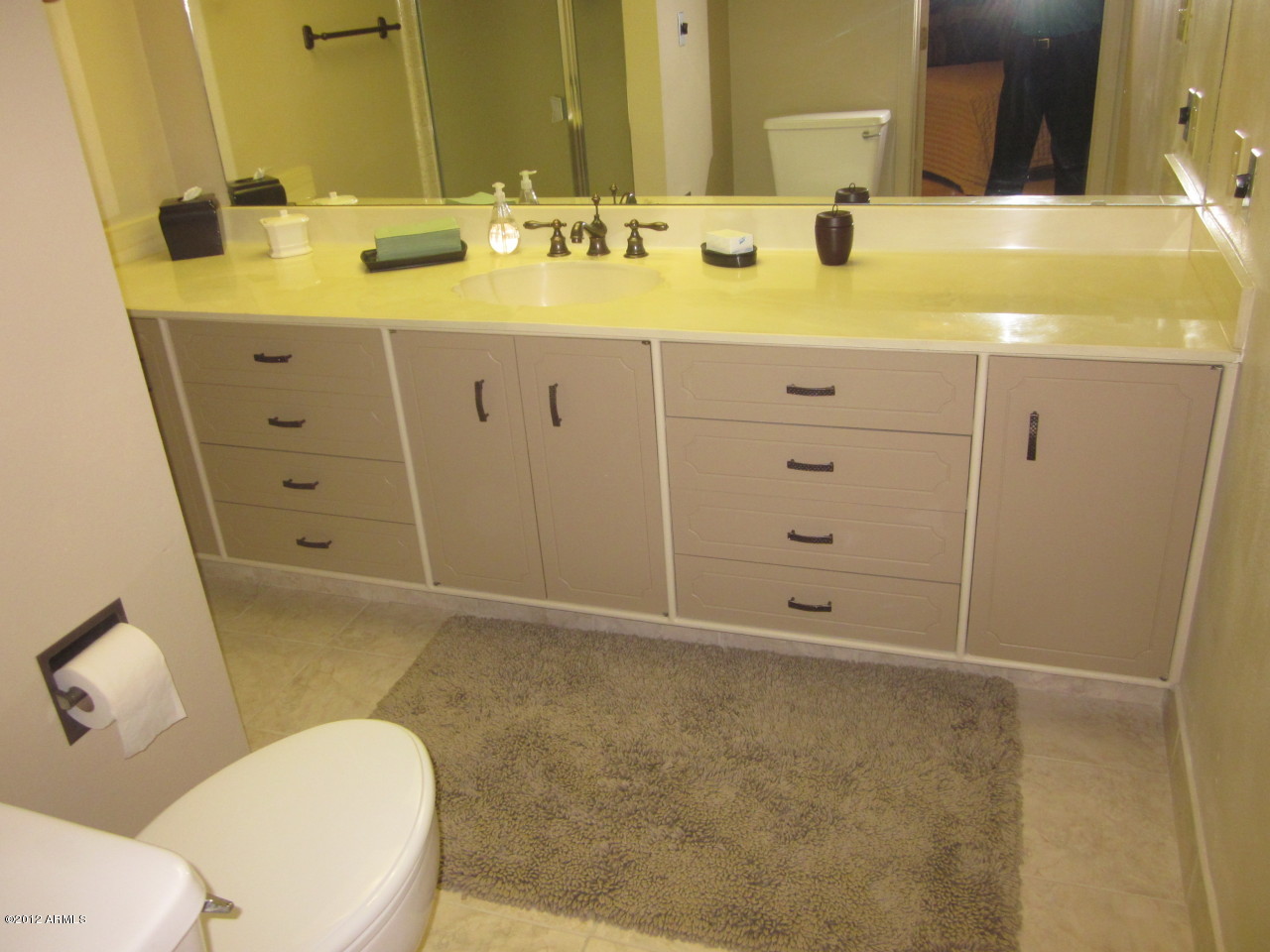 3712 East Monterosa Street Phoenix, AZ 85018 - Photo 14 of 28 Maste suite#3 bathroom