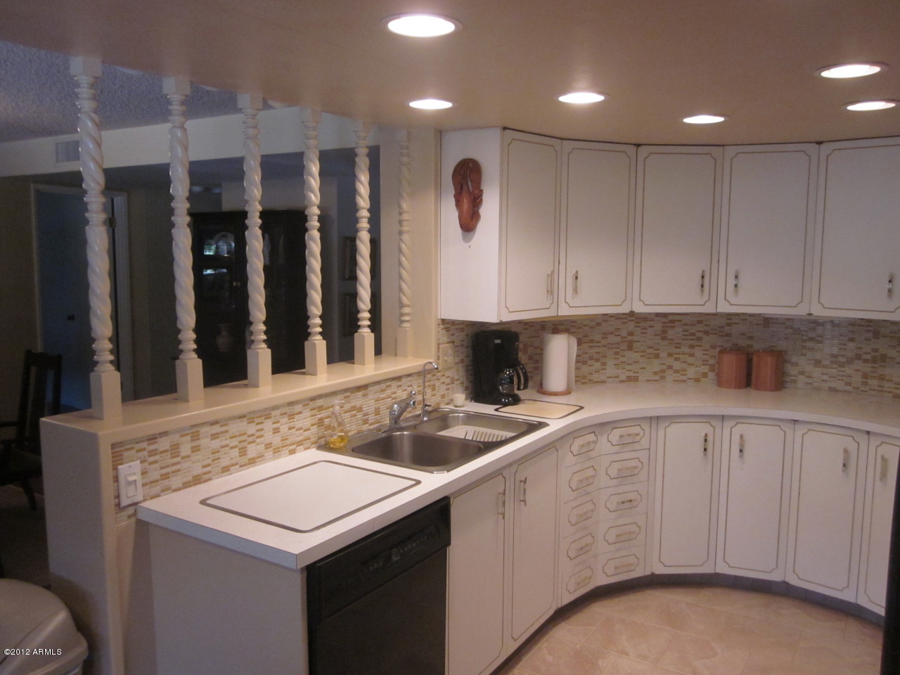 3712 East Monterosa Street Phoenix, AZ 85018 - Photo 6 of 28 Kitchen