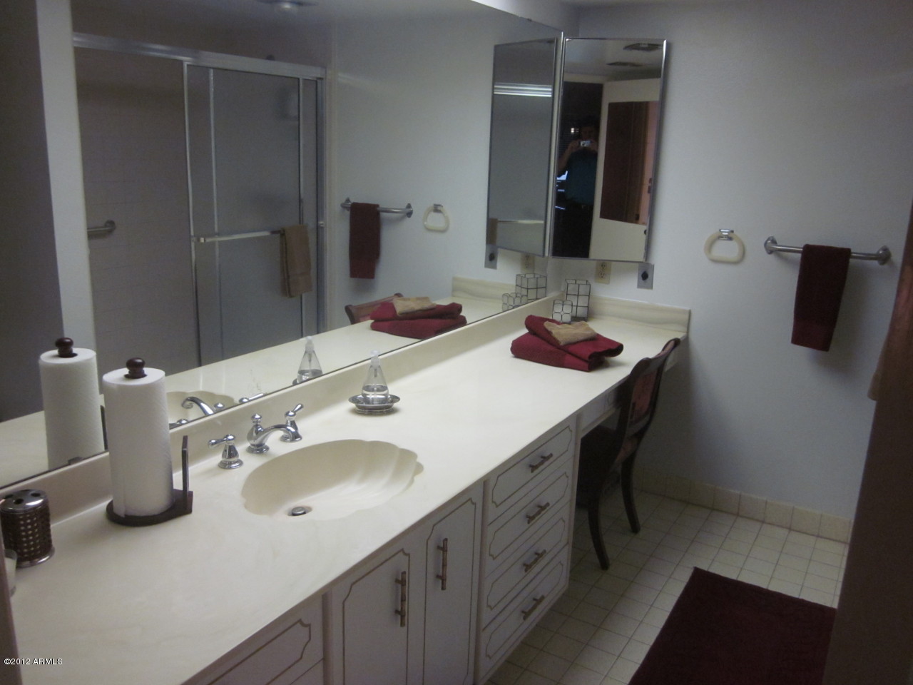 3712 East Monterosa Street Phoenix, AZ 85018 - Photo 10 of 28 Master suite #1 bathroom