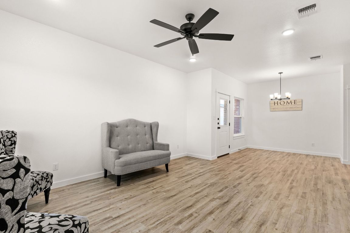 3602 Canvasback Road Killeen, TX 76542 - Photo 5 of 29 a living room with furniture and a ceiling fan