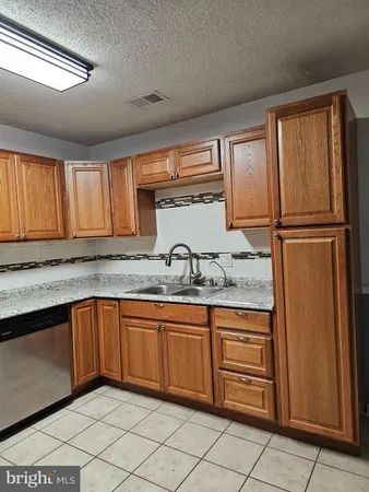 $2,000 | 726 Olde Greenwich Circle, Fredericksburg, VA 22408