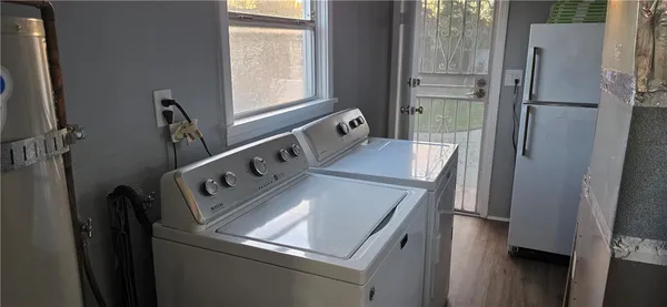 $2,300 | 3304 North Mountain View Avenue, San Bernardino, CA 92405