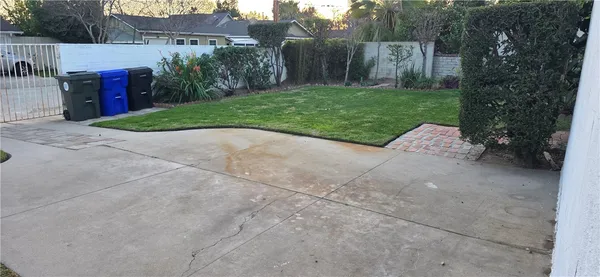 $2,300 | 3304 North Mountain View Avenue, San Bernardino, CA 92405