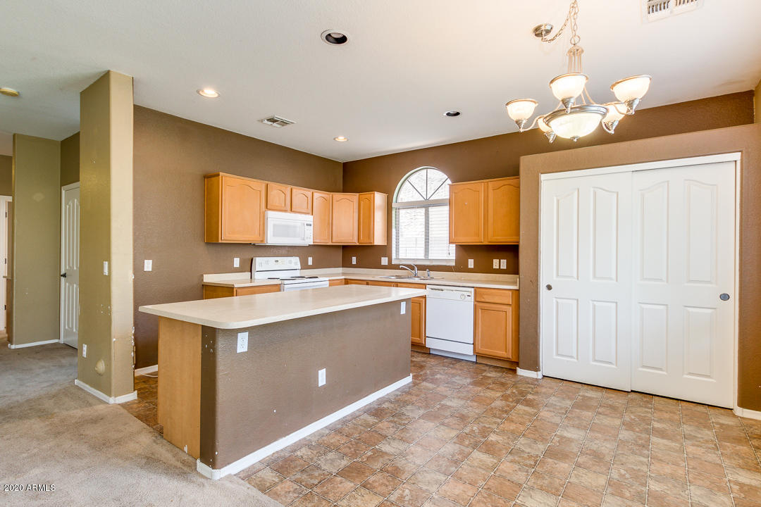 3656 East Warbler Road Gilbert, AZ 85297 - Photo 3 of 6 08-Warbler