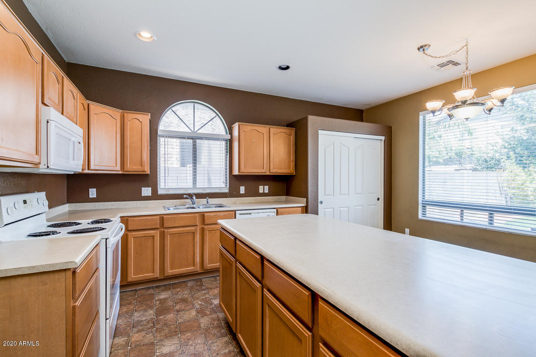 3656 East Warbler Road Gilbert, AZ 85297 - Photo 4 of 6 09-Warbler