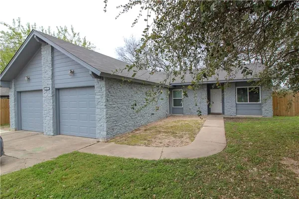 $1,800 | 2101 Lemon Drive, Unit B, Austin, TX 78744