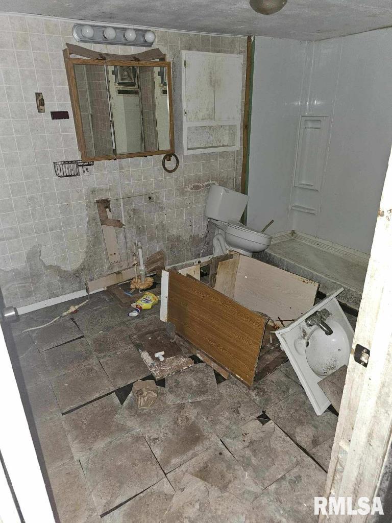 106 Beeson Street Joy, IL 61260 - Photo 5 of 8