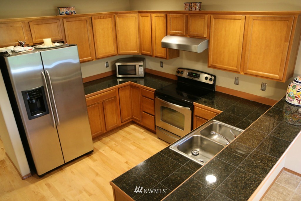 208 197th Street Southwest Bothell, WA 98012 - Photo 3 of 14