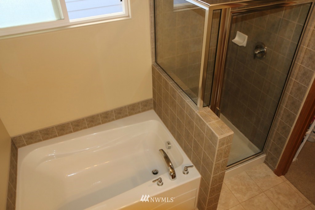 208 197th Street Southwest Bothell, WA 98012 - Photo 8 of 14
