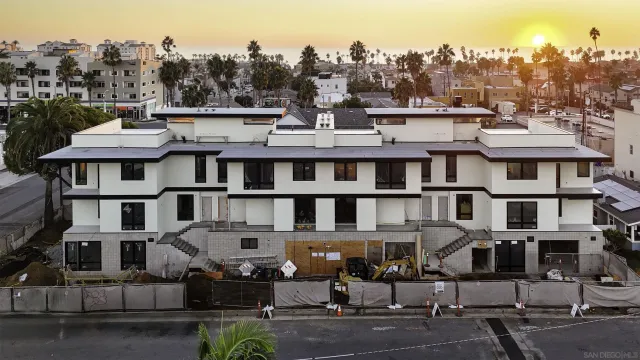 $1,999,999 | 505 North Freeman Street, Unit 202, Oceanside, CA 92054