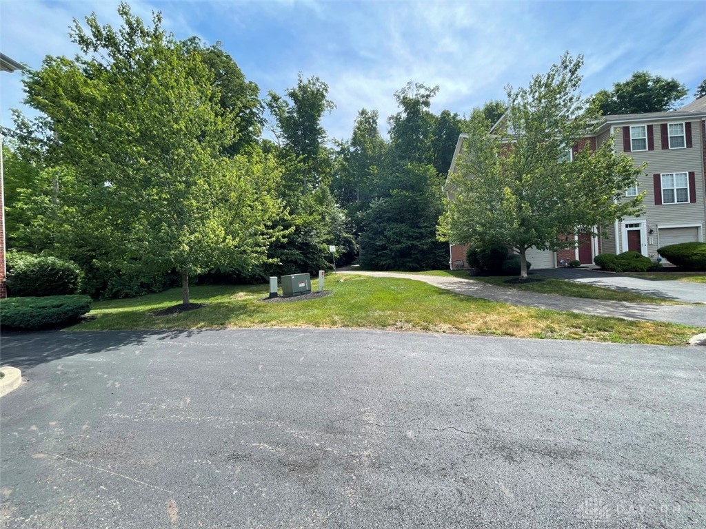 4284 Straight Arrow Road Beavercreek, OH 45430 - Photo 2 of 24