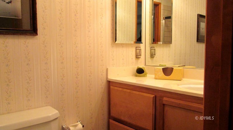 25405 Seneca Road Idyllwild, CA 92549 - Photo 56 of 61 a bathroom with a sink and a mirror