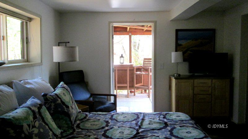 25405 Seneca Road Idyllwild, CA 92549 - Photo 59 of 61 a living room with furniture and a window