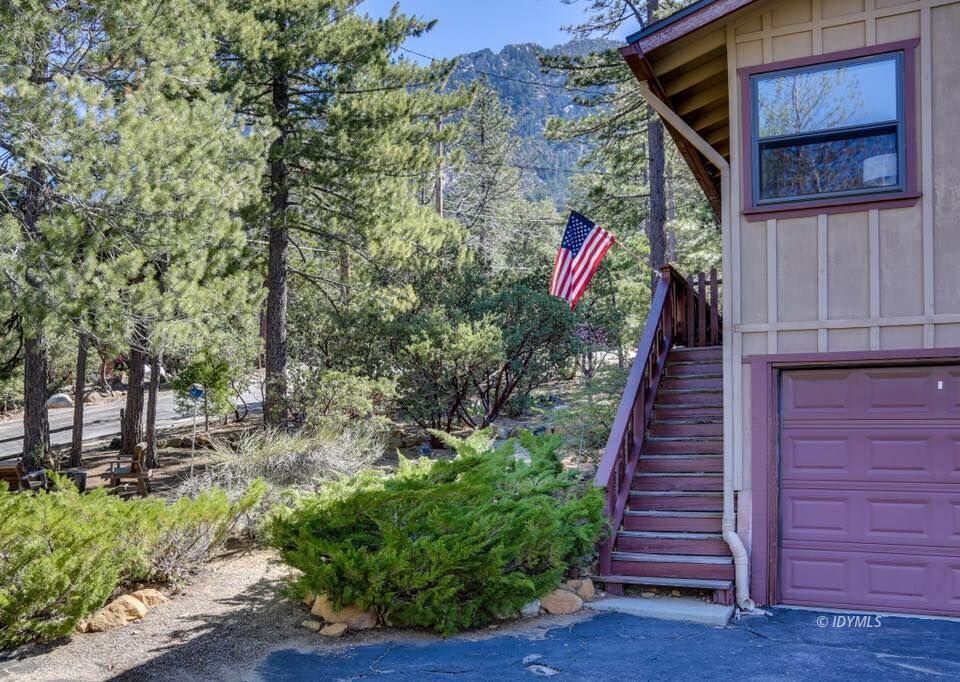 25405 Seneca Road Idyllwild, CA 92549 - Photo 6 of 61 Side entry