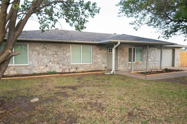 $249,000 | 601 Rosenstein Street, Bells, TX 75414