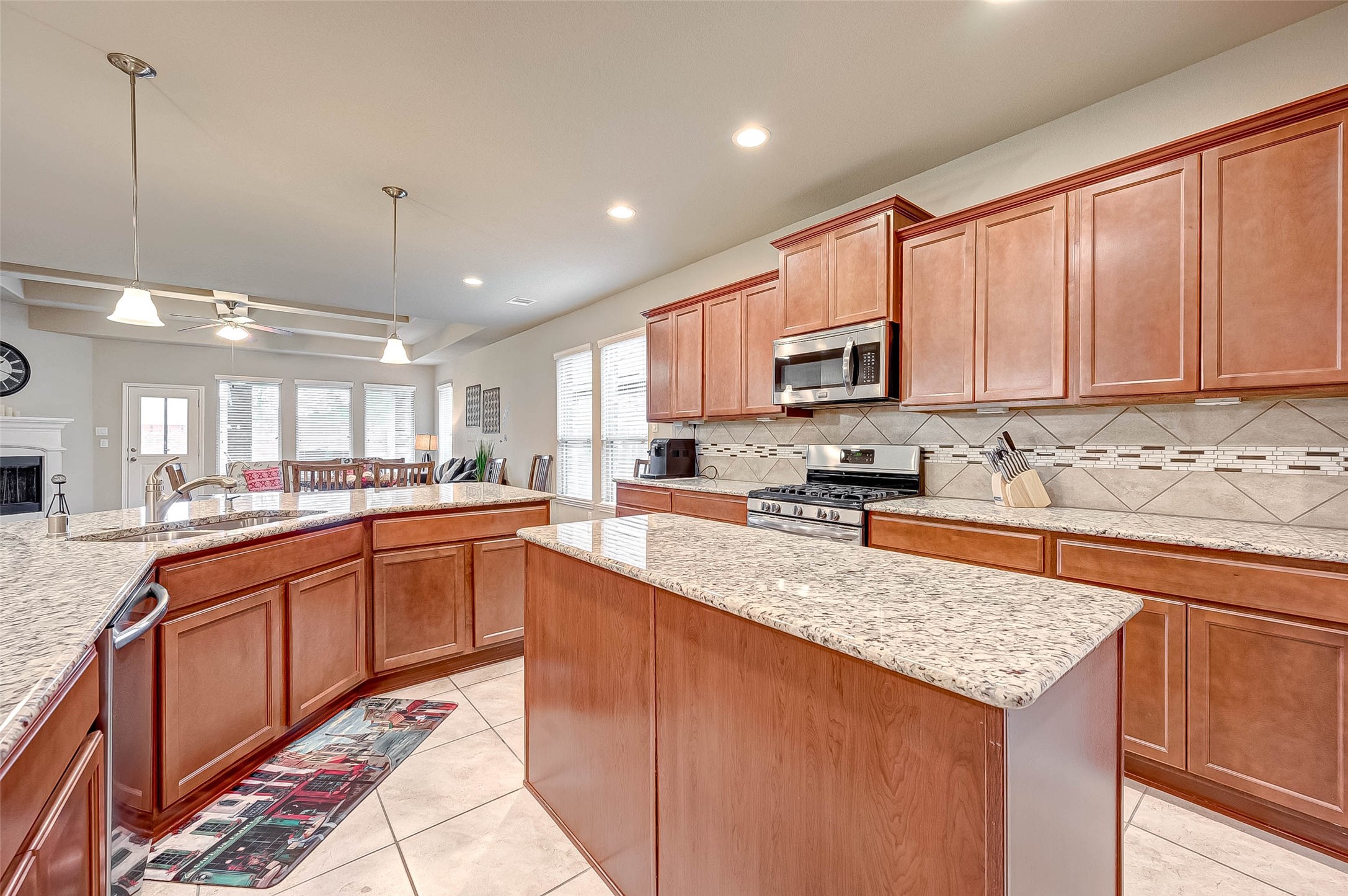 5614 Glenfield Spring Lane Spring, TX 77389 - Photo 16 of 36 Kitchen.