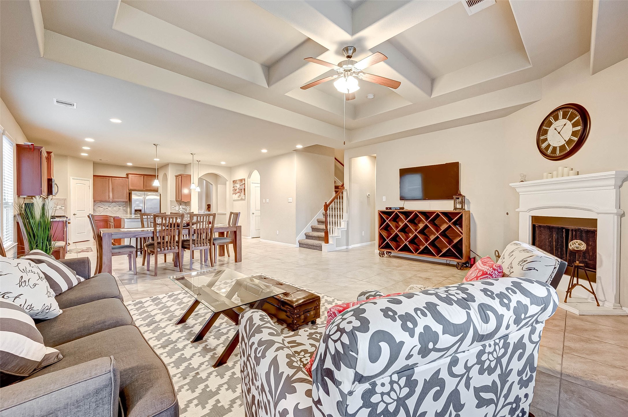 5614 Glenfield Spring Lane Spring, TX 77389 - Photo 9 of 36 Living.
Pictures with furniture are only for staging representation.