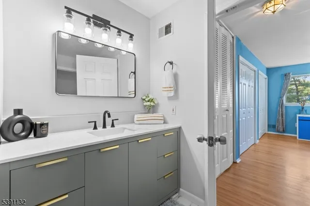 $399,500 | 25 Chelsea Way, Bridgewater, NJ 08807