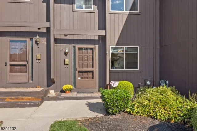 $399,500 | 25 Chelsea Way, Bridgewater, NJ 08807