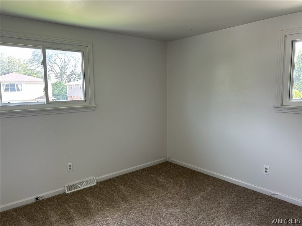 210 Meadowlawn Road Cheektowaga, NY 14225 - Photo 5 of 8