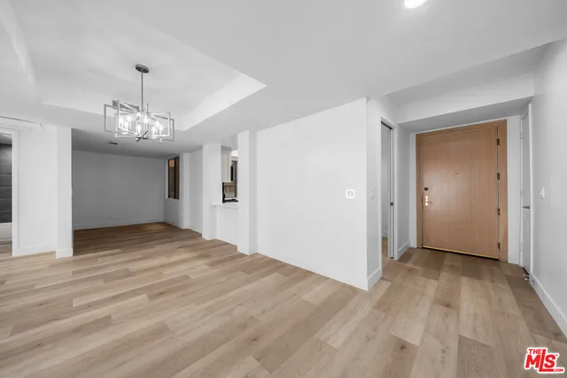 $1,185,000 | 235 South Tower Drive, Unit 106, Beverly Hills, CA 90211