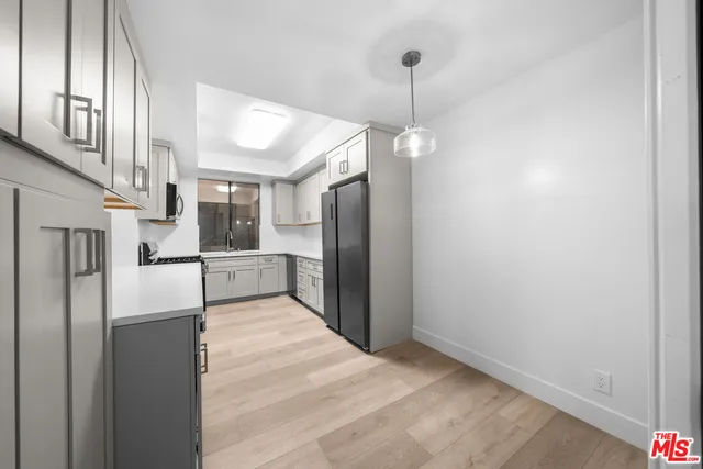 $1,185,000 | 235 South Tower Drive, Unit 106, Beverly Hills, CA 90211