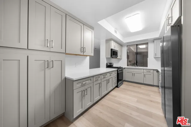 $1,185,000 | 235 South Tower Drive, Unit 106, Beverly Hills, CA 90211