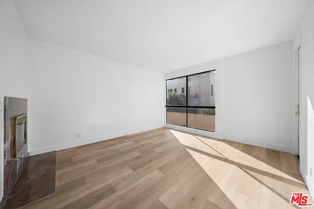 $1,185,000 | 235 South Tower Drive, Unit 106, Beverly Hills, CA 90211