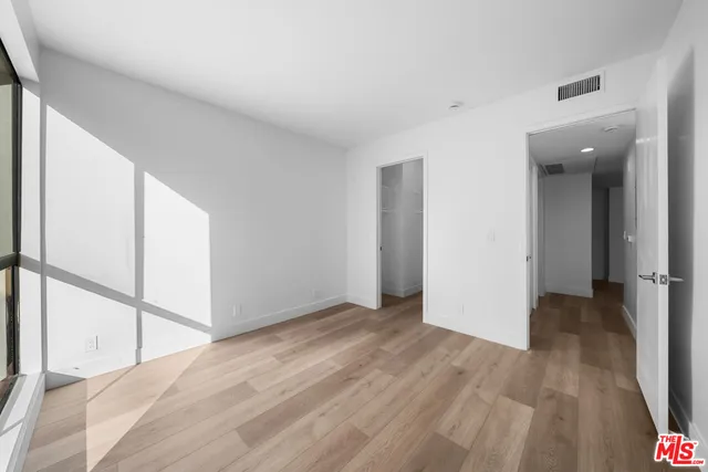 $1,185,000 | 235 South Tower Drive, Unit 106, Beverly Hills, CA 90211