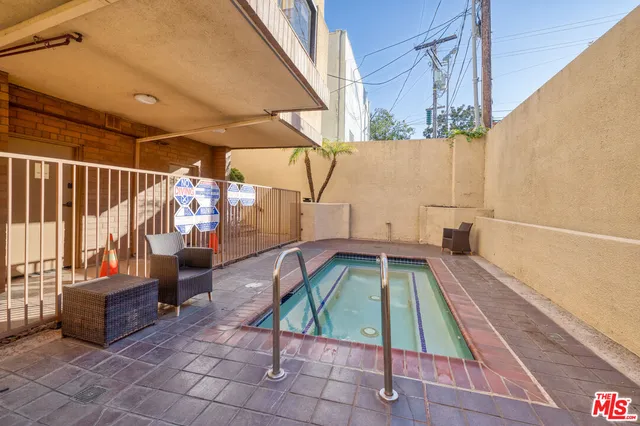 $1,185,000 | 235 South Tower Drive, Unit 106, Beverly Hills, CA 90211