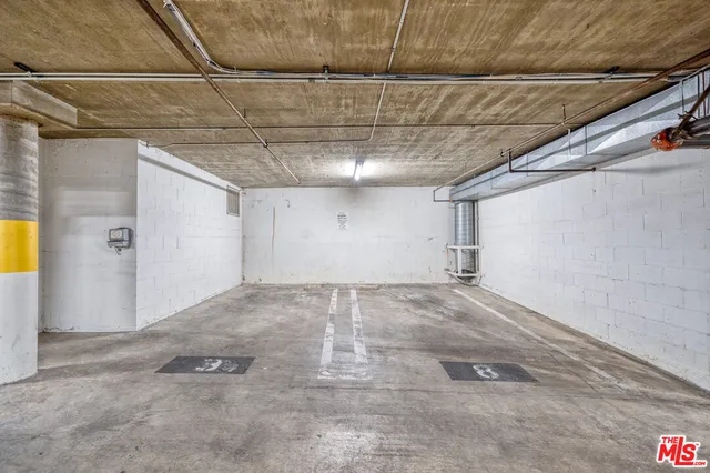 $1,185,000 | 235 South Tower Drive, Unit 106, Beverly Hills, CA 90211