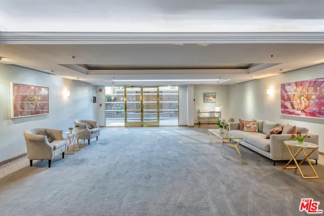 $1,185,000 | 235 South Tower Drive, Unit 106, Beverly Hills, CA 90211