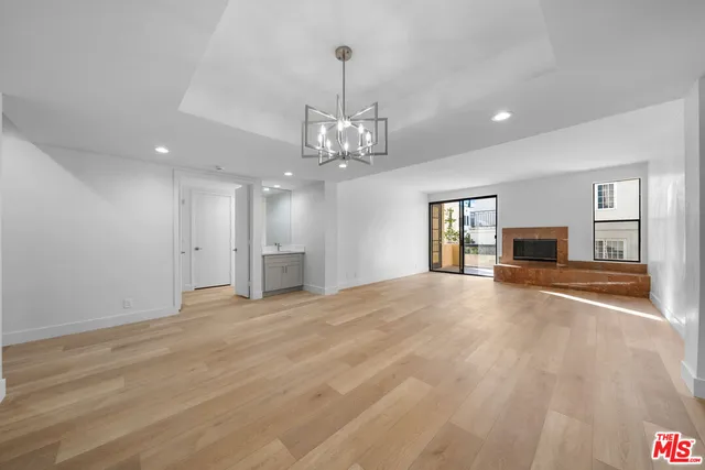 $1,185,000 | 235 South Tower Drive, Unit 106, Beverly Hills, CA 90211