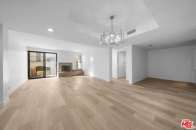 $1,185,000 | 235 South Tower Drive, Unit 106, Beverly Hills, CA 90211