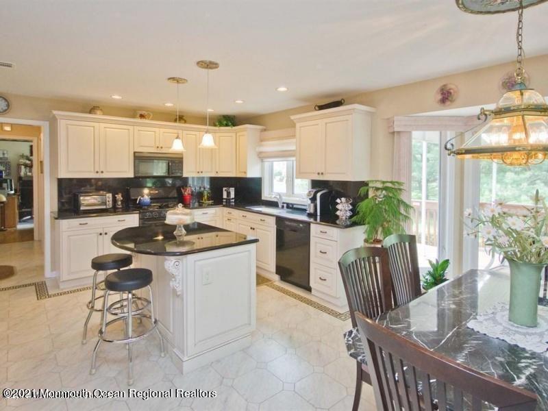 2 Chagall Road Marlboro, NJ 07746 - Photo 3 of 19 EAT-IN KITCHEN
