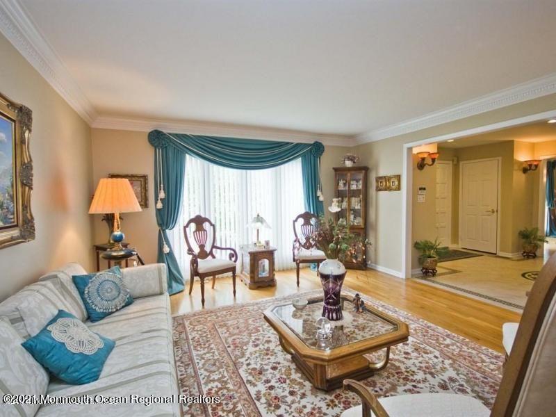 2 Chagall Road Marlboro, NJ 07746 - Photo 8 of 19 LIVING ROOM