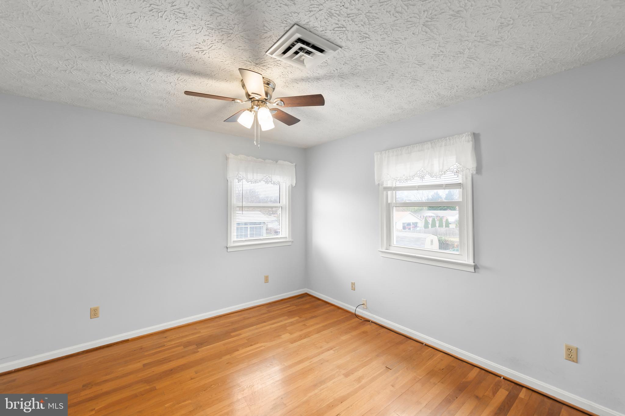 309 Fredericktowne Drive Stephens City, VA 22655 - Photo 28 of 48 Bedroom 3