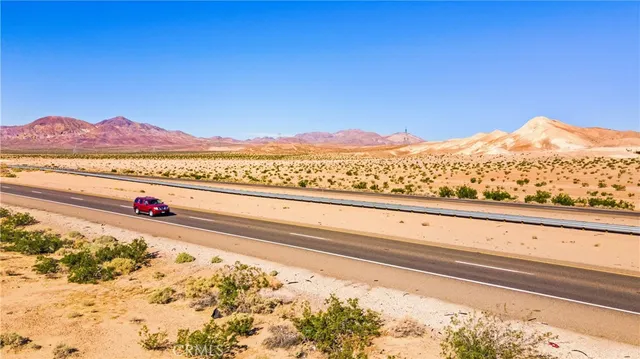 $1,480,000 | 17 East Yermo Road, Newberry Springs, CA 92365