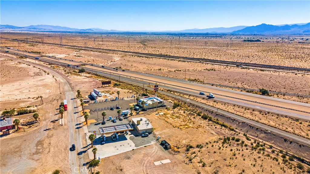 17 East Yermo Road Newberry Springs, CA 92365 - Photo 3 of 11