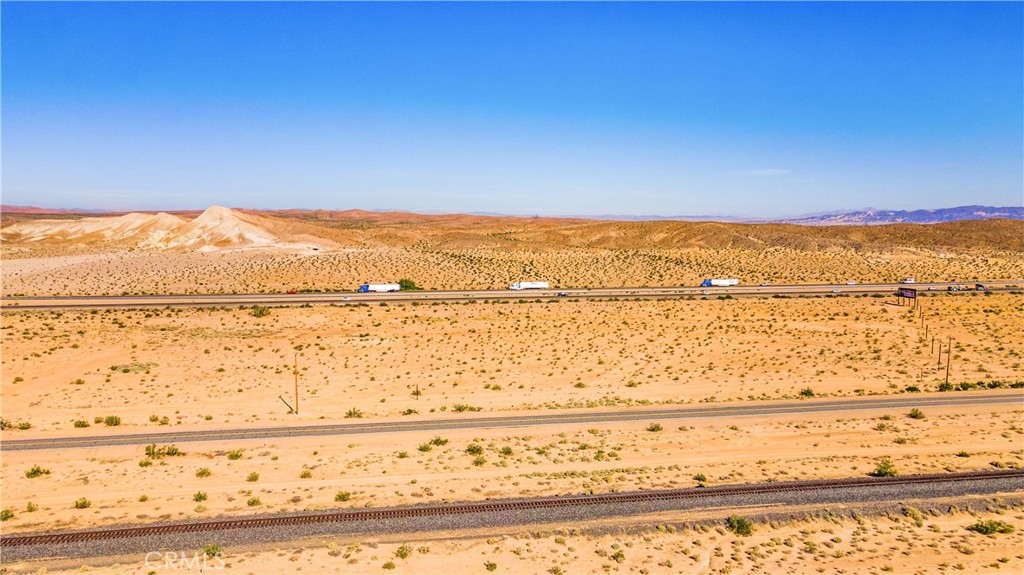 17 East Yermo Road Newberry Springs, CA 92365 - Photo 5 of 11