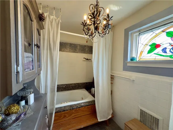$749,000 | 5537 Canal Boulevard, New Orleans, LA 70124